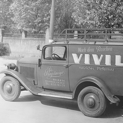 Altes Serviceauto von VIVIL aus den 40er Jahren